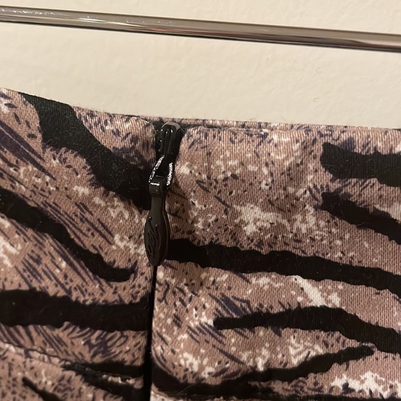 Mini skirt - Picture 3 of 4